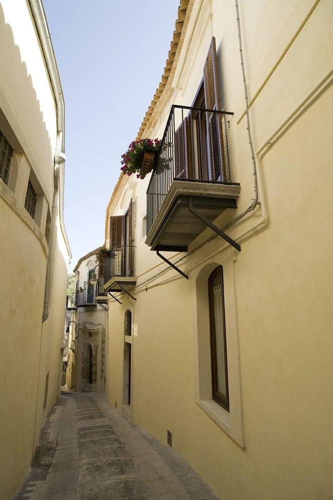 Le Magnolie Hotel Модіка Екстер'єр фото